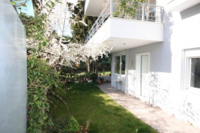 PARK VIEW APARTMENT WITH GARDEN 120 square meters